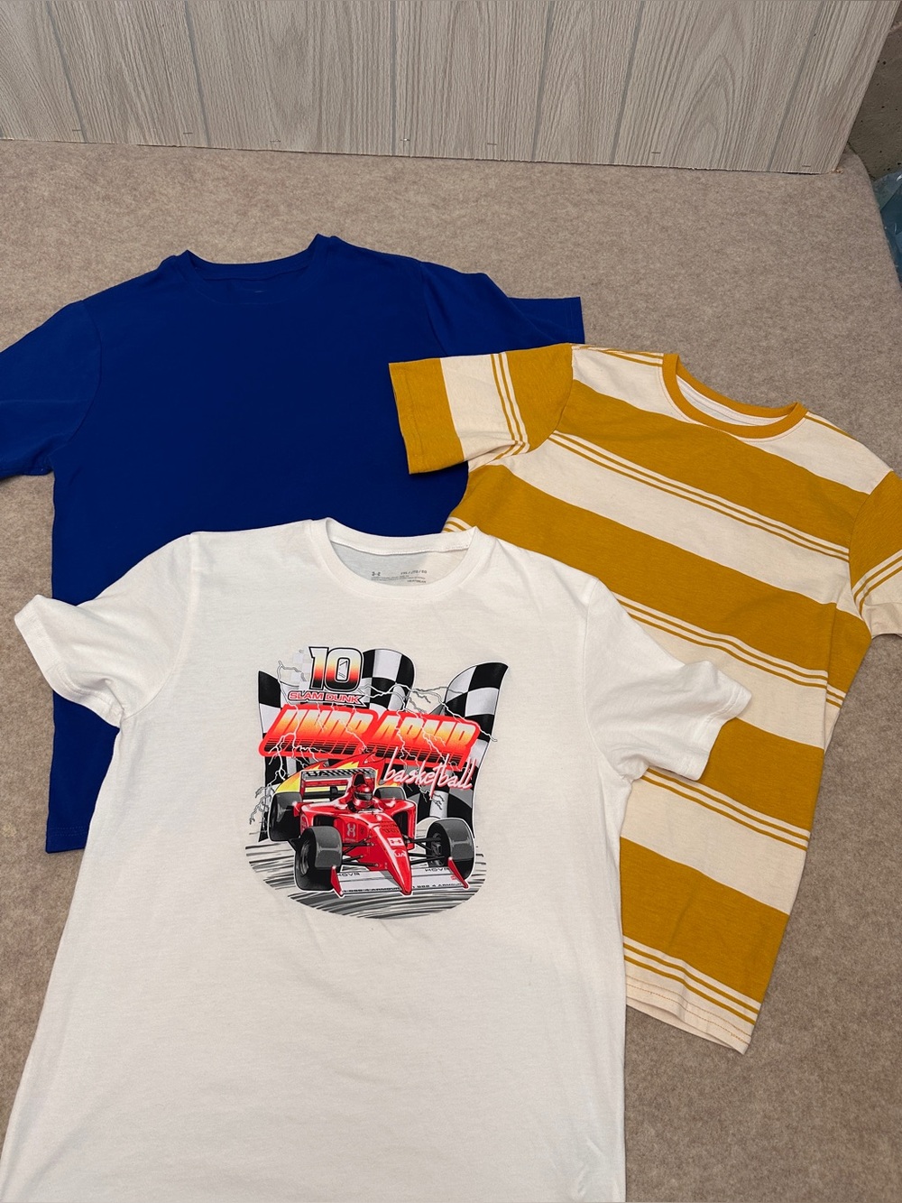 Boys Short Sleeve T-Shirt Bundle of 3 Blue Yellow and White Under Armour size 18